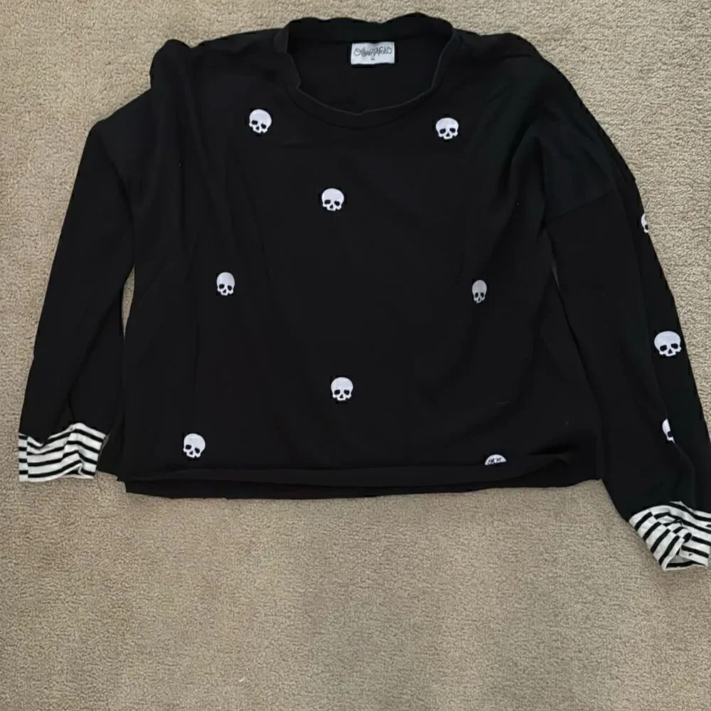 Lauren Moshi XS black and white skull pullover crewneck